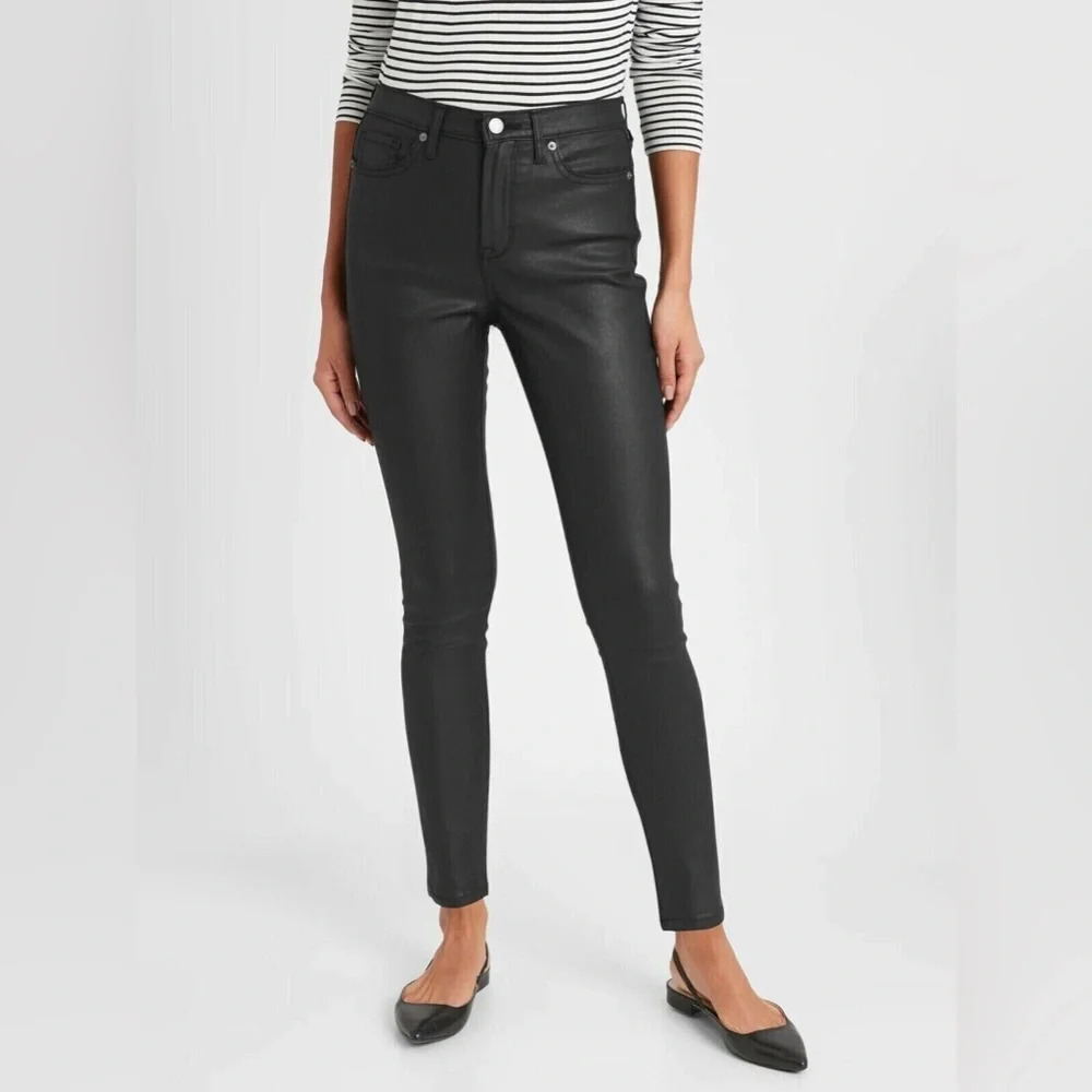Banana  Republic High Rise Slim Coated Denim, BNWT, size 8T